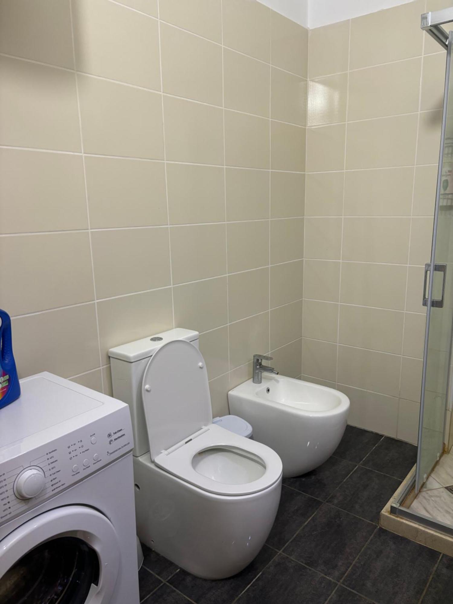 Apartament Lora *